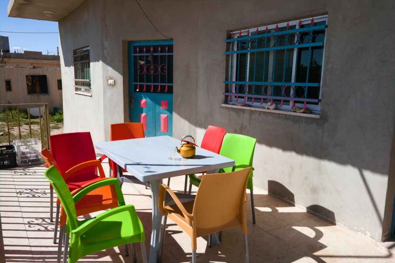 Bedouin Pink Ecohouse Bed & Breakfast วาดี มูซา ภายนอก รูปภาพ