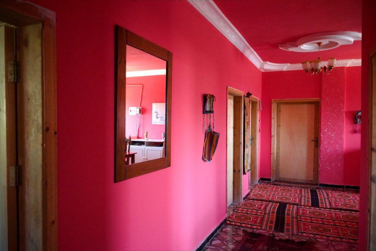 Bedouin Pink Ecohouse Bed & Breakfast วาดี มูซา ภายนอก รูปภาพ