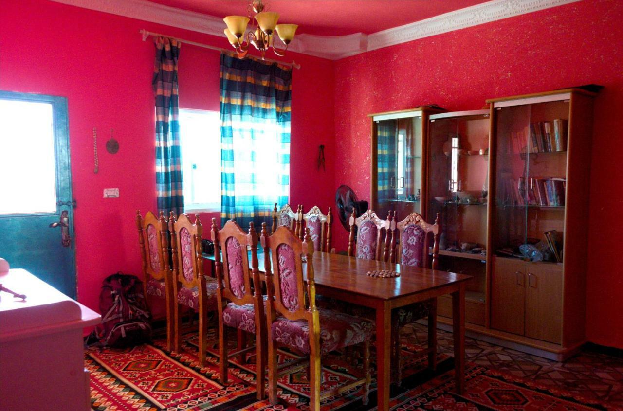 Bedouin Pink Ecohouse Bed & Breakfast วาดี มูซา ภายนอก รูปภาพ