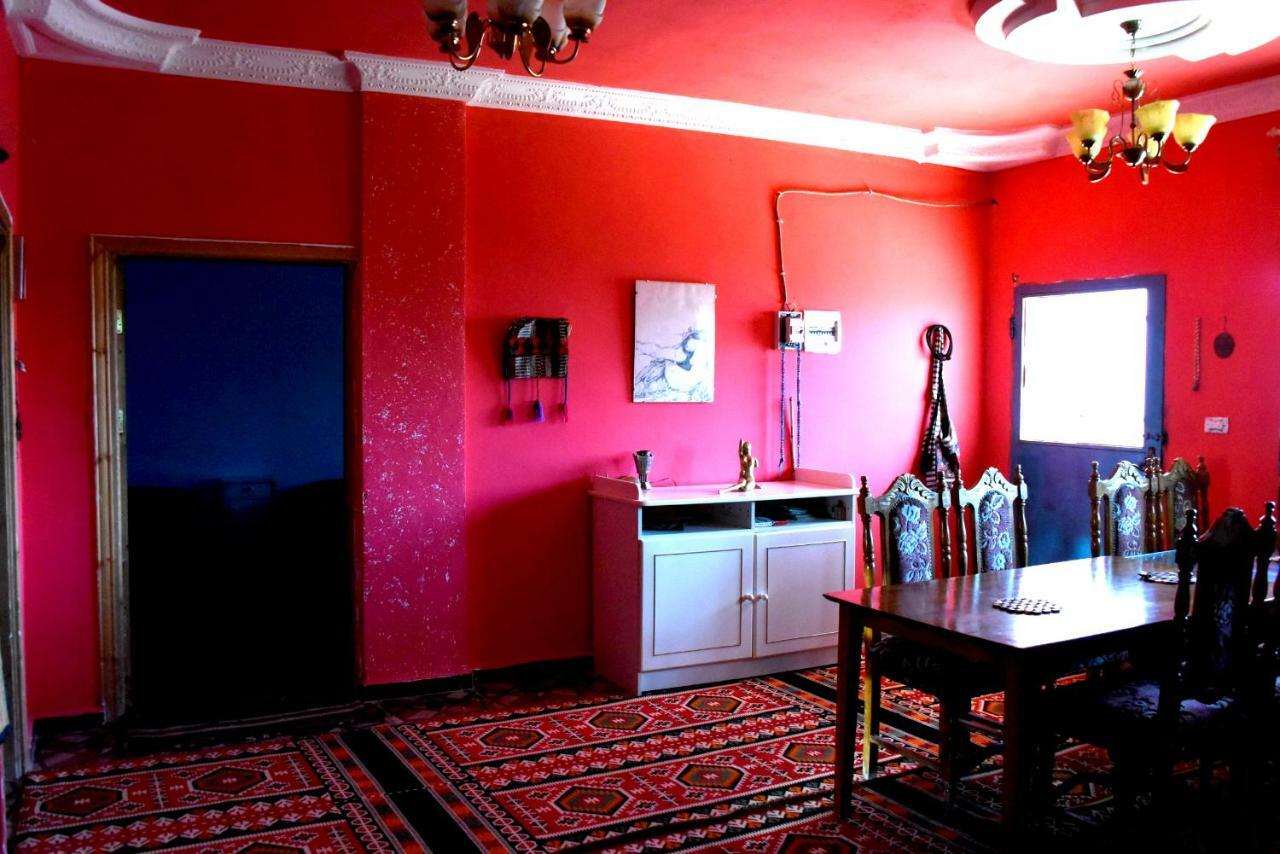 Bedouin Pink Ecohouse Bed & Breakfast วาดี มูซา ภายนอก รูปภาพ