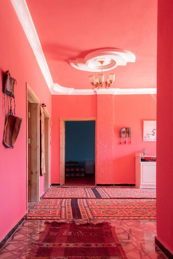 Bedouin Pink Ecohouse Bed & Breakfast วาดี มูซา ภายนอก รูปภาพ